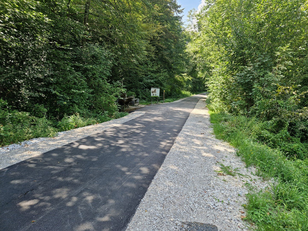 NOVA KOLESARSKA POT MED STARIM SELOM IN KOBARIDOM povezuje lokalno infrastrukturo z evropskimi kolesarskimi koridorji. 