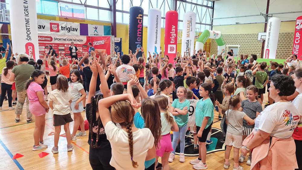 ŠPORTNIH IGER MLADIH V TOLMINU se je letos udeležilo kar 360 šolskih in predšolskih otrok, ki so se pomerili v treh tekmovanjih. Ker je bil dogodek že dvakrat dobro sprejet, je z organizatorji že dogovorjen termin izvedbe iger tudi v prihodnji sezoni.