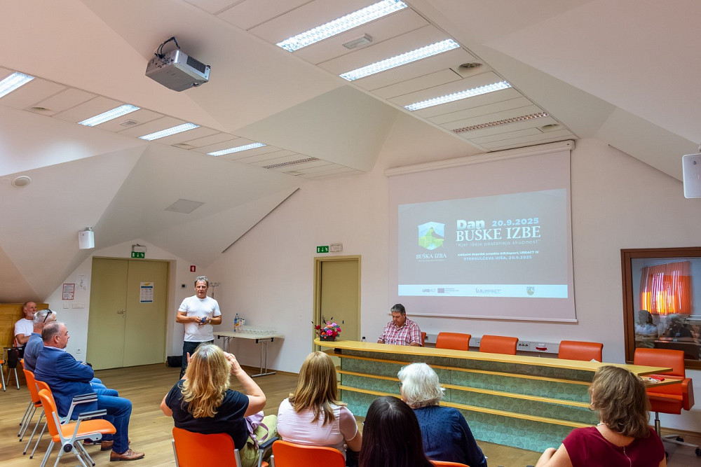 DAN BUŠKE IZBE JE POVEZAL MLADE, OBČINO, DRUŠTVA, PODJETNIKE IN DRUGE DELEŽNIKE, KI SO SKOZI RAZNOLIK PROGRAM PREDSTAVILI REZULTATE DVOLETNEGA PROJEKTA U.R.IMPACT ter skupaj obeležili razvoj Buške izbe kot prostora za ustvarjalnost, sodelovanje in medgeneracijsko druženje.