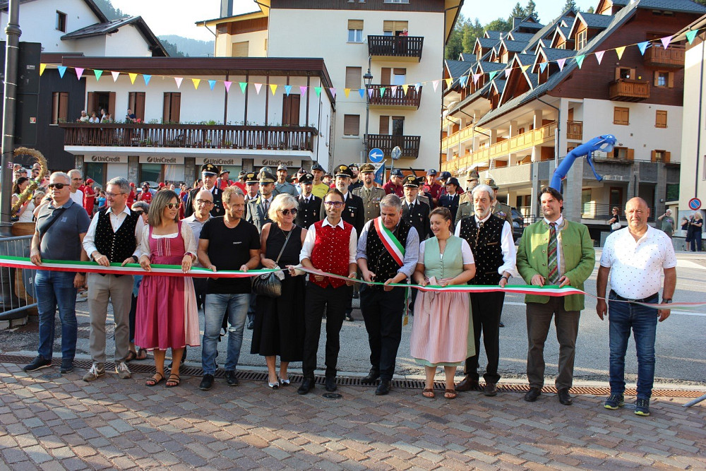 URADNEGA ODPRTJA TRADICIONALNEGA ALPENFESTA V TRBIŽU se je udeležil tudi bovški župan s sodelavcema.