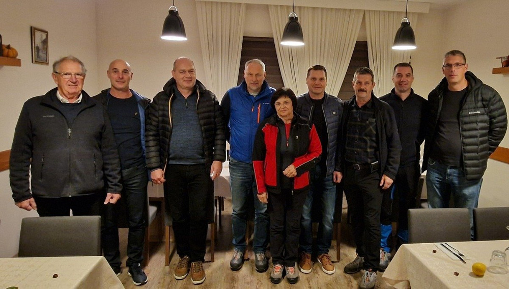 OBČINSKI ŠTAB CIVILNE ZAŠČITE OBČINE KOBARID JE NA SEJI PREGLEDAL IZVAJANJE NALOG, USPOSABLJANJ, OPREMLJENOSTI IN AKTIVNOSTI S PODROČJA ZAŠČITE IN REŠEVANJA V LETOŠNJEM LETU ter ocenil, da je bilo delovanje sil civilne zaščite stabilno in učinkovito.