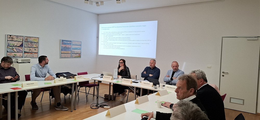 NA 147. SEJI SVETA SEVERNE PRIMORSKE (GORIŠKE) RAZVOJNE REGIJE SO OBRAVNAVALI 4. RAZVOJNO OS IN REGIONALNI PROSTORSKI PLAN, POTRDILI DODATNE INVESTICIJE TER IZPOSTAVILI POMEN IN IZZIVE RIBIŠTVA, hkrati pa predlagali obravnavo ključnih prihodnjih tem, kot so javni potniški promet, dostopnost osnovnih storitev, pridobivanje soglasij Zavoda za varstvo narave ter ureditev področja nelegalnega kampiranja v celotni regiji. 