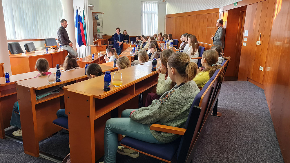 MLADINSKI PZ OŠ TOLMIN&nbsp;na sprejemu pri županu.