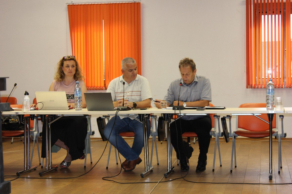 POLEG SPREJEMANJA OBČINSKIH ODLOKOV SO SVETNIKI POSEBNO POZORNOST NAMENILI RAZVOJU KLUŽ, Sončnega Kanina in drugim projektom, pomembnim za prihodnost občine.
