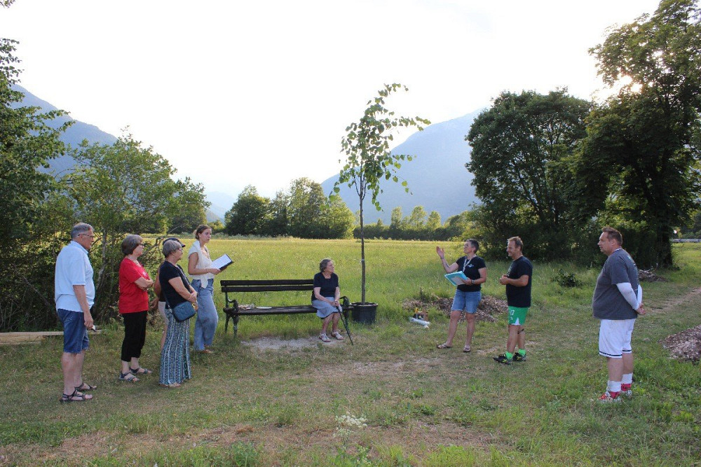 V ČEZSOČI SO OB PRAZNIKU OBČINE SIMBOLIČNO POSADILI ŠTIRI LIPE za prihodnje generacije.