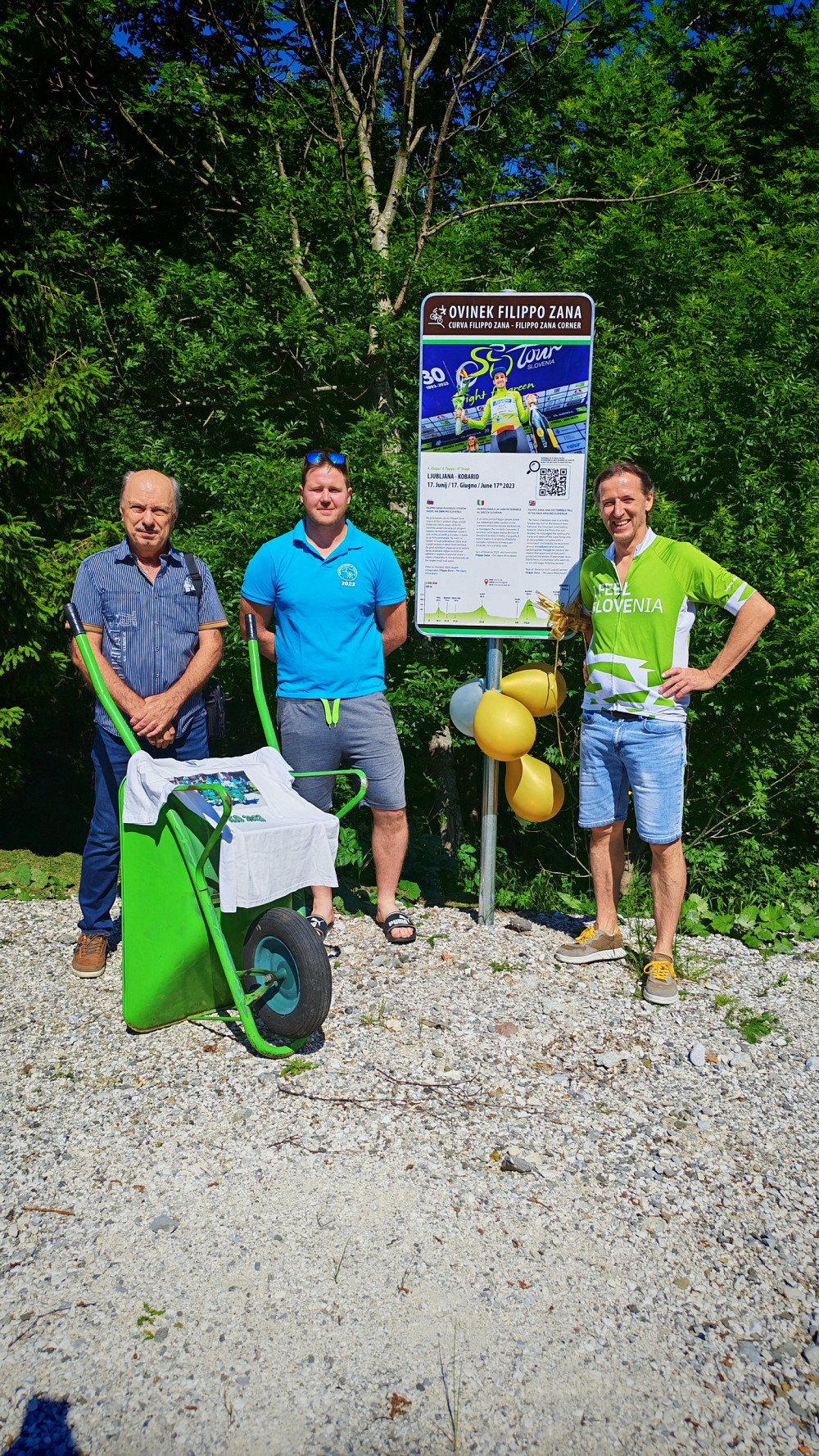 NA KOLOVRATU SO ODKRILI SPOMINSKO KOLESARSKO TABLO V ČAST FILIPPU ZANI, ki ohranja spomin na njegov izjemen športni podvig na Dirki po Sloveniji 2023.