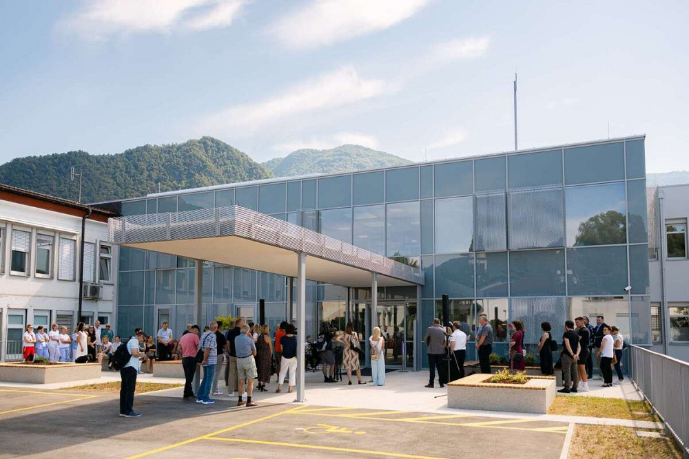 V ZD TOLMIN BO OD SEPTEMBRA MOGOČE ZA OSEBNO ZDRAVNICO IZBRATI MAJO FORTUNAT, pri čemer bo za opredelitev pacientov na voljo 1.100 terminov, vpis pa bo med 2. in 7. septembrom potekal osebno po vnaprej razdeljenih terminih.
