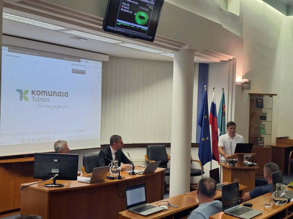 TOLMINSKI OBČINSKI SVET JE NA PREDZADNJI SEJI V MANDATU POTRDIL KLJUČNE AKTE, zvišanje turistične takse, program komunalnega opremljanja Žabč in nove cene komunalnih storitev.