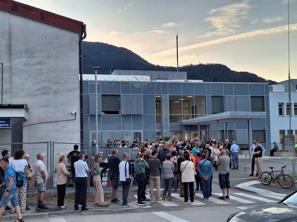 NOVI DRUŽINSKI ZDRAVNIK EMANUEL NEMEC BO V ZD TOLMIN 5. IN 6. OKTOBRA OPREDELJEVAL PRIBLIŽNO TISOČ PACIENTOV, listke s termini pa bodo začeli deliti 5. oktobra.