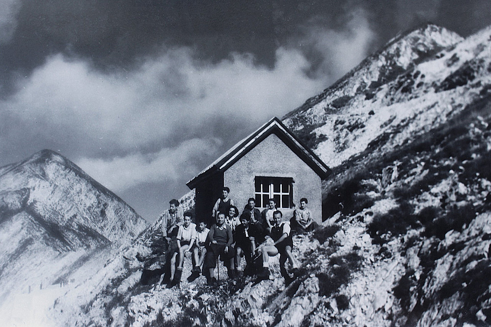 ODPRTJE ZAVETIŠČA NA PREVALU GLOBOKO&nbsp;8. SEPTEMBRA 1946.