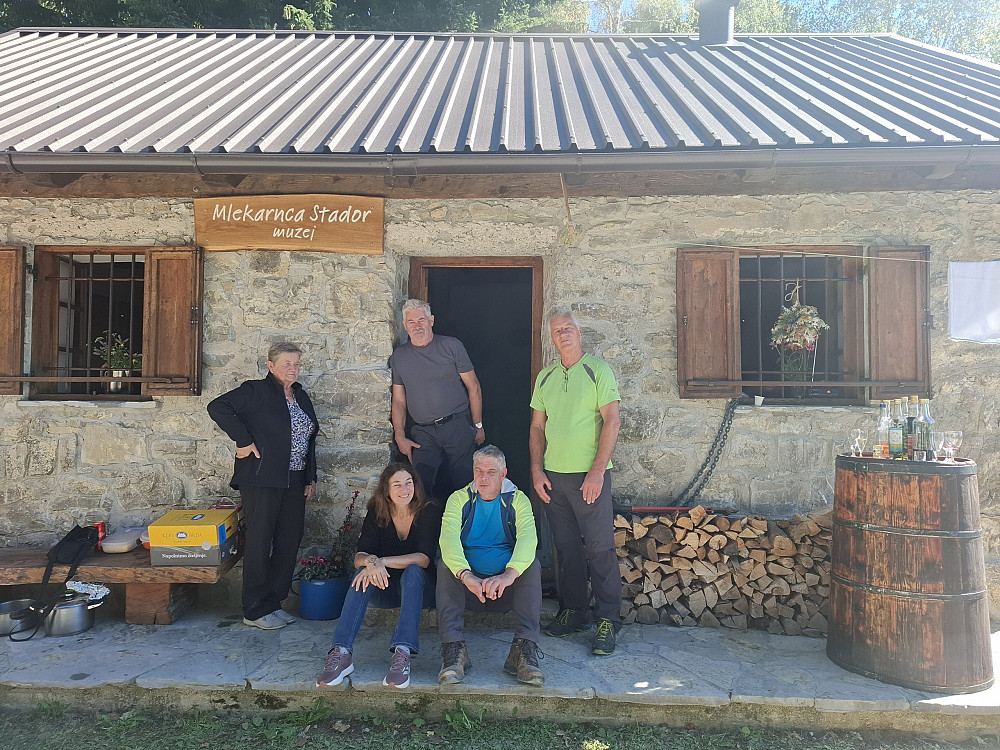 OB OTVORITVI KONEC SEPTEMBRA: Jožica Leban, Branko Hvala, Katja Krivec, Miran Šavli, Peter Simčič, (manjka Cvetka Kavčič).